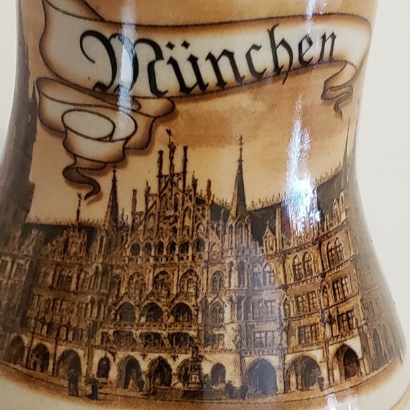 Munchen, Bavaria, Germany Skyline View Bell - Picture 7 of 10